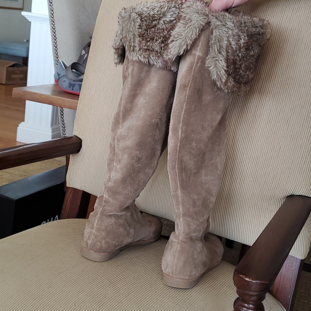 Sam Edelman tall tan suede, faux fur cuff at knee - Picture 3 of 7